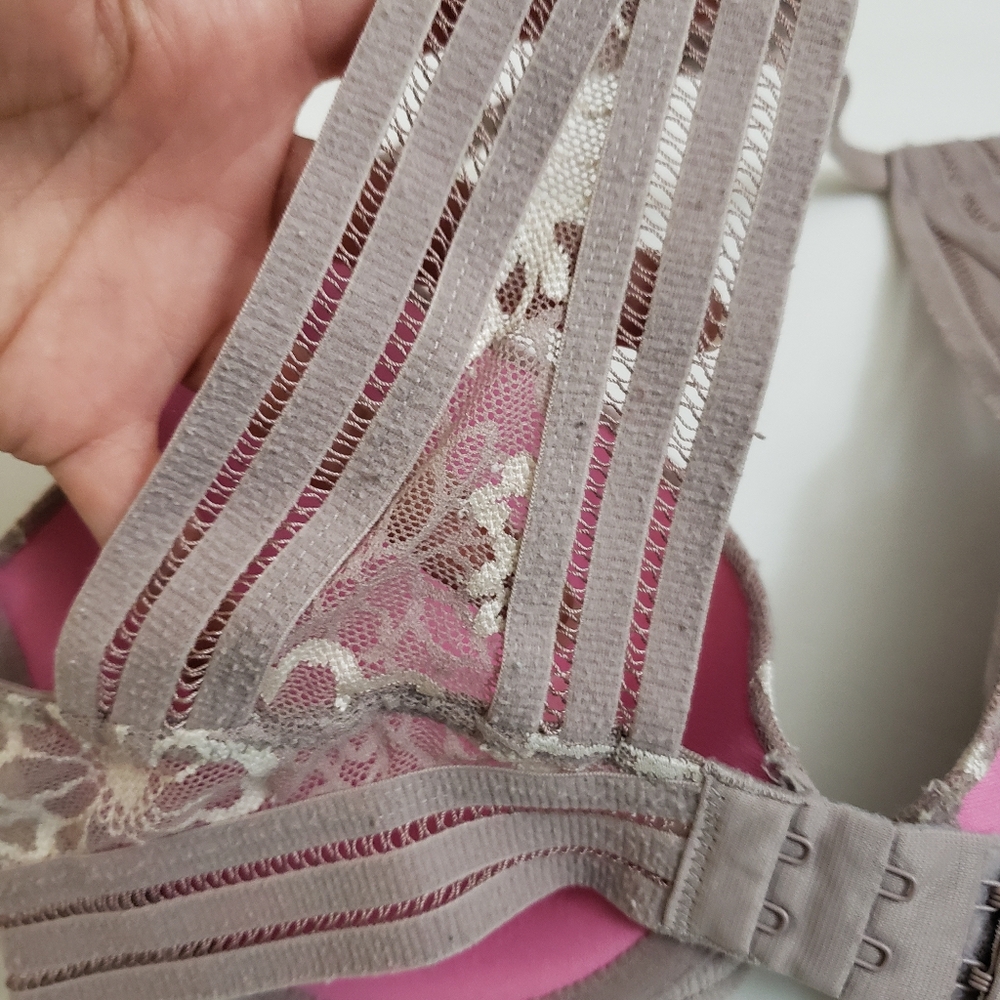32D Pink Victoria's Secret Gray Floral Lace - Picture 5 of 9